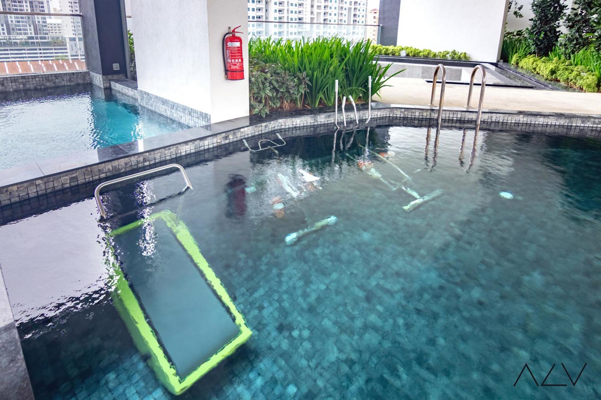Urban Suites, Spectre Collection By Stellar Alv Jelutong Exteriör bild